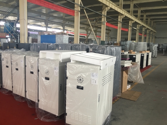 AHL-E36 Tablet cabinet di ricarica con serrature e chiavi di sicurezza e 4 ruote